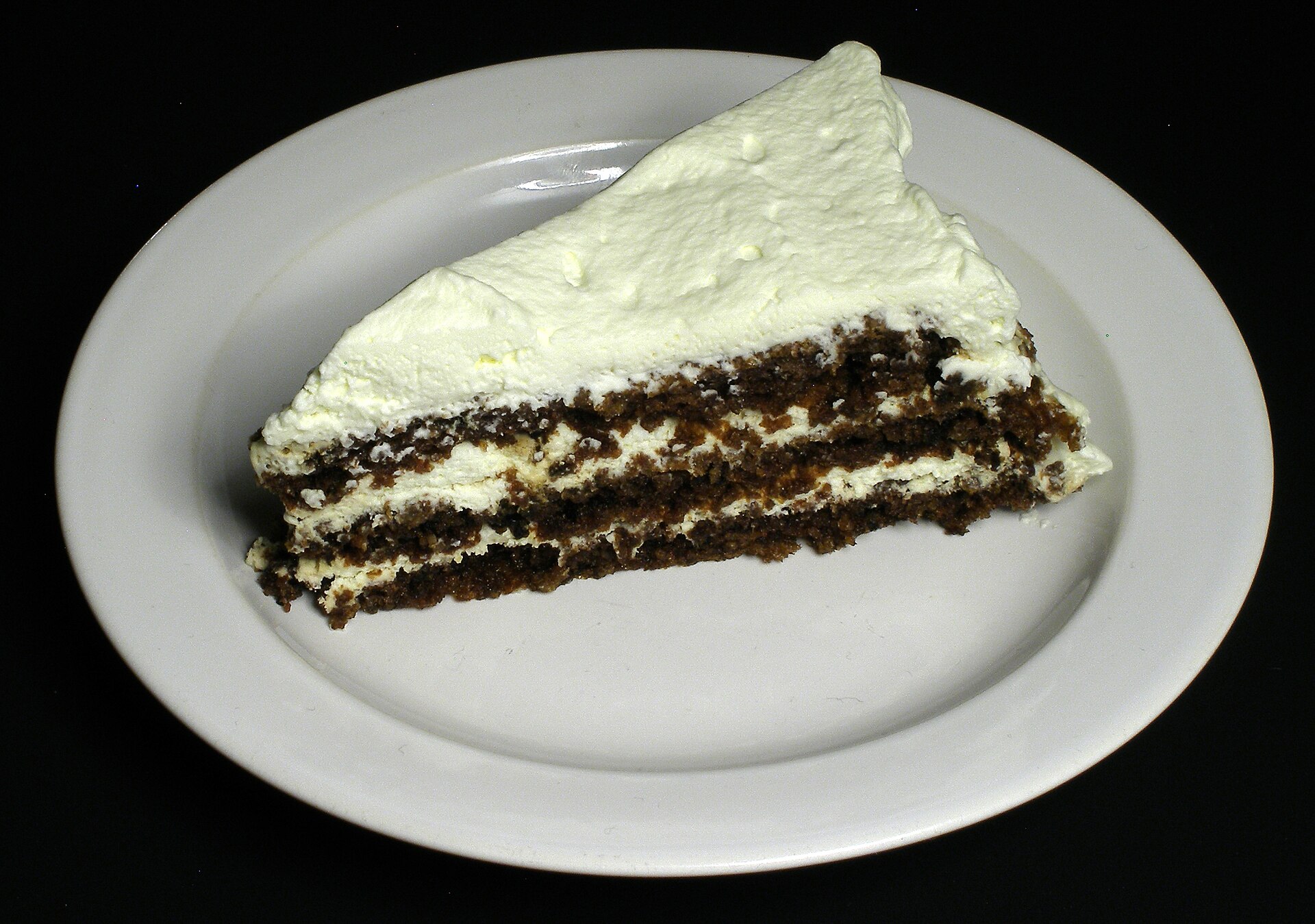 Photo de la recette « Gâteau danois au pain de seigle (rugbrødslagkage) »