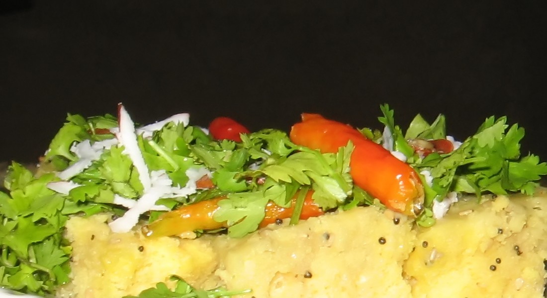Photo de la recette « Dhokla (pain vapeur au dal urad) »