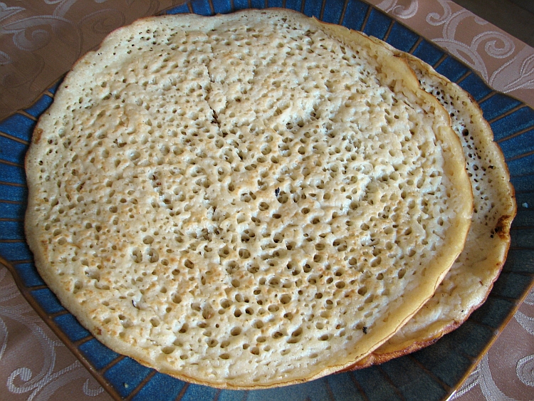 Photo de la recette « Lahoh (pain plat spongieux) »