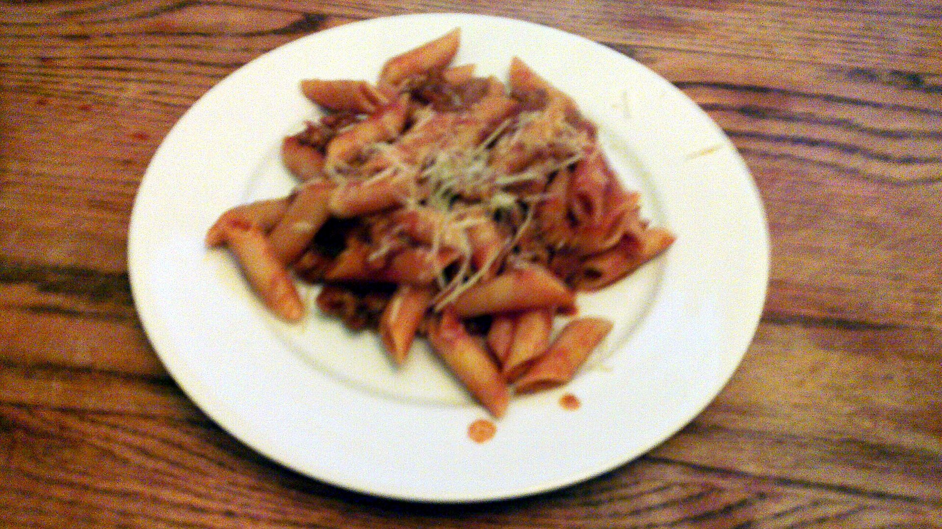 Photo de la recette « Penne à la sauce bolognaise copieuse »