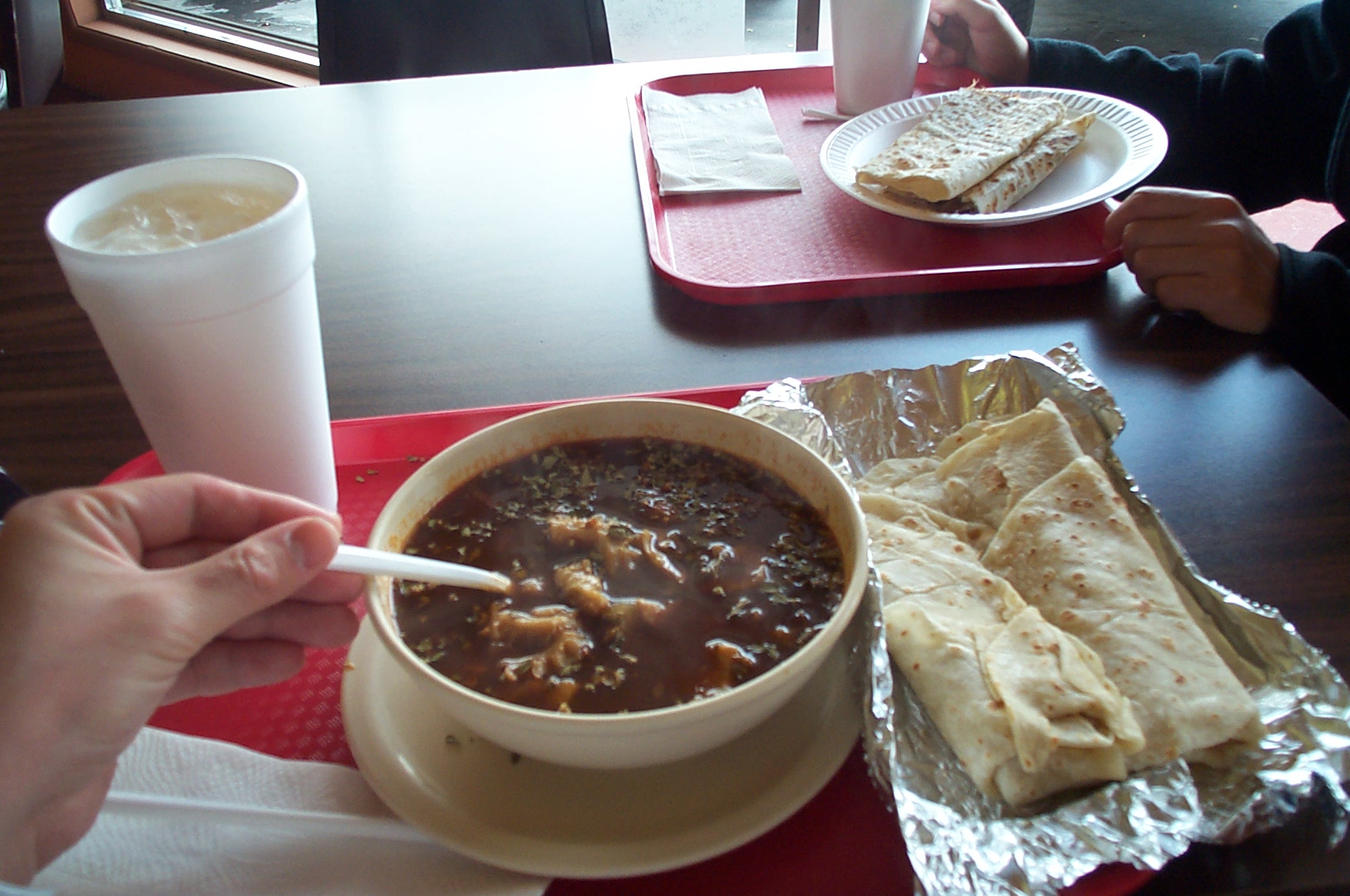 Photo de la recette « Menudo (soupe mexicaine de tripes et de maïs hominy) »
