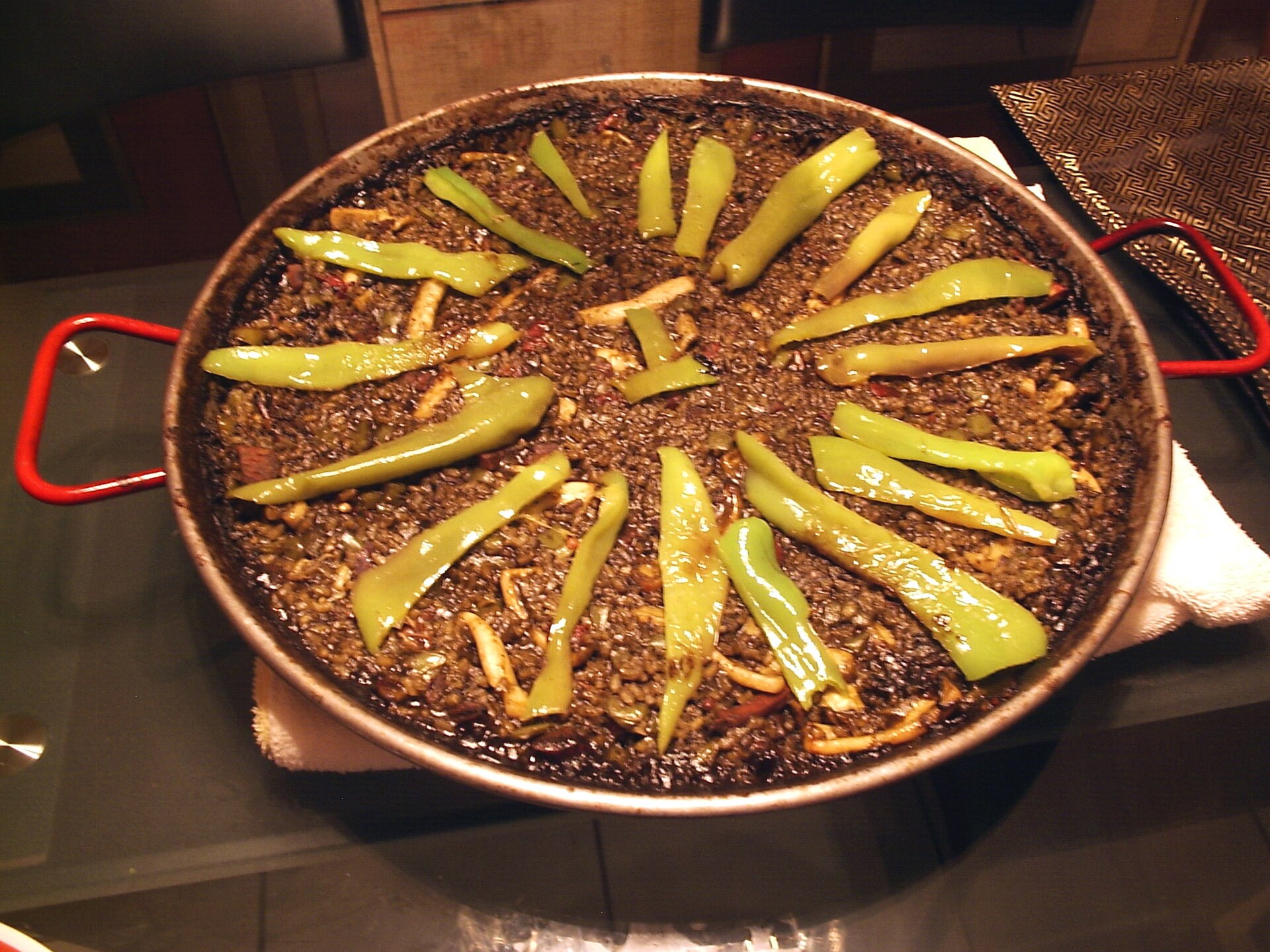 Photo de la recette « Arroz negro (riz noir valencien aux calamars) »