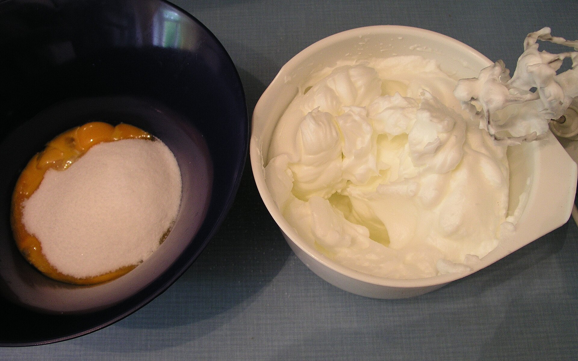Photo de la recette « Gâteau danois au pain de seigle (rugbrødslagkage) »