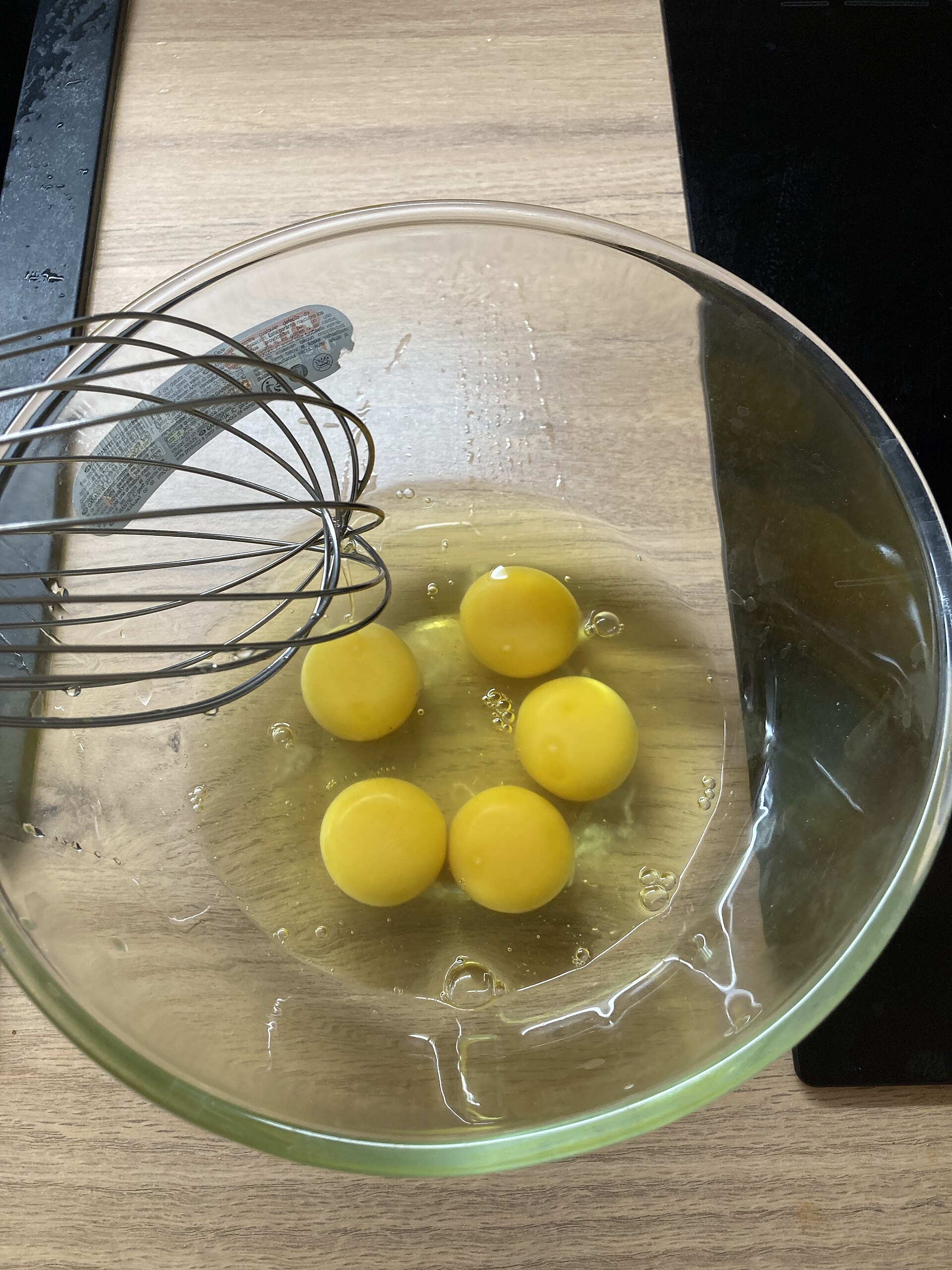 Photo de la recette « Gâteau de Savoie à la levure et à la vanille »