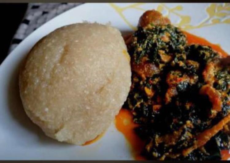 Photo de la recette « Eba (galette de flocons de manioc) »