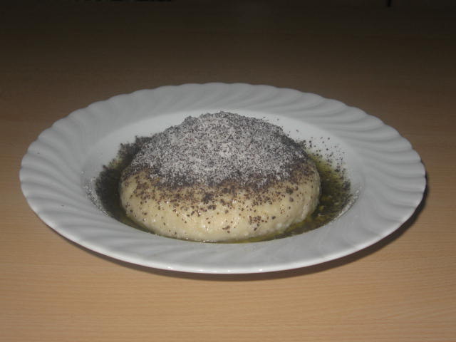 Photo de la recette « Germknödel (boulettes autrichiennes à la prune et aux graines de pavot) »