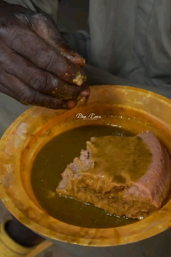 Photo de la recette « Tuwon dawa (swallow nigérian au sorgho) »